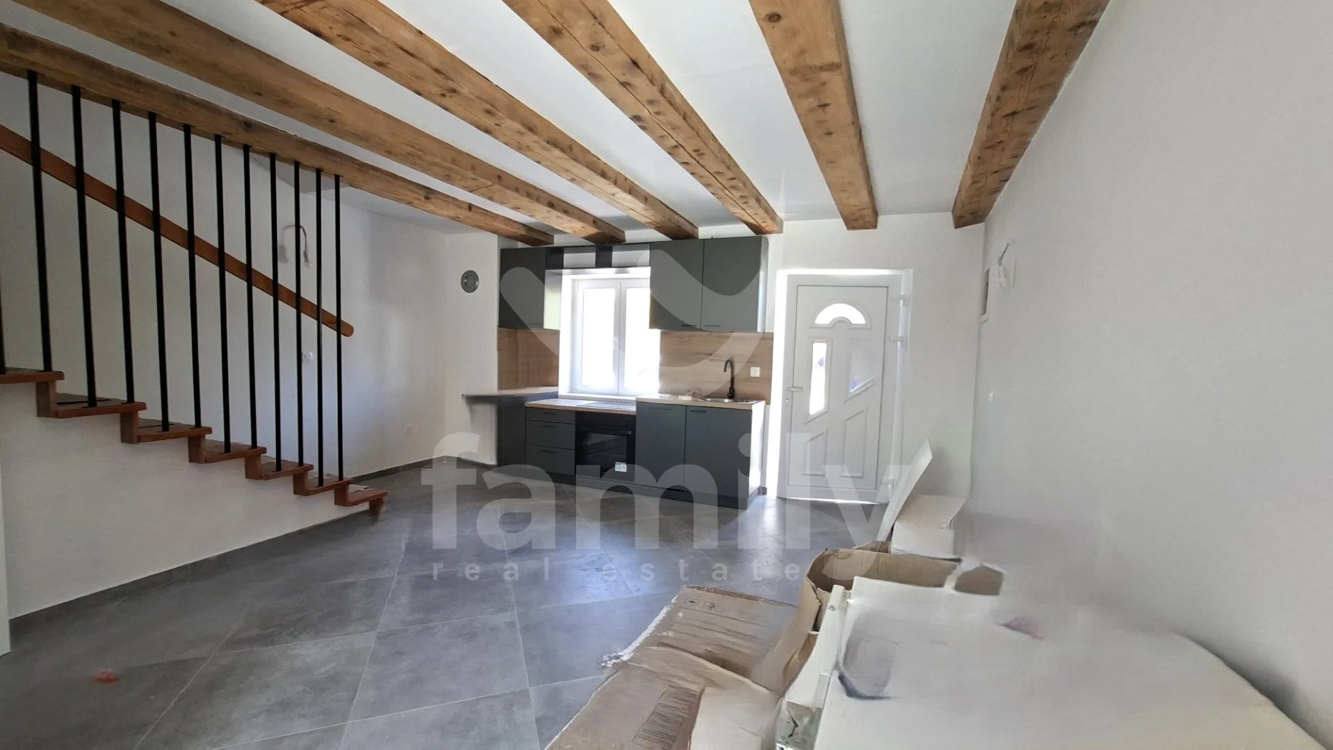 kamena kuća sa zasebnim apartmanom, konobom i bazenom - slika 4