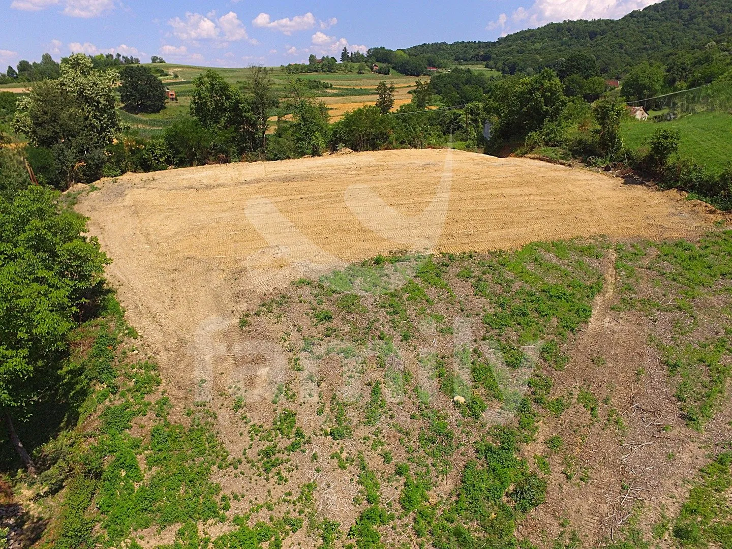 atraktivno građevinsko zemljište u novom selu - slika 2