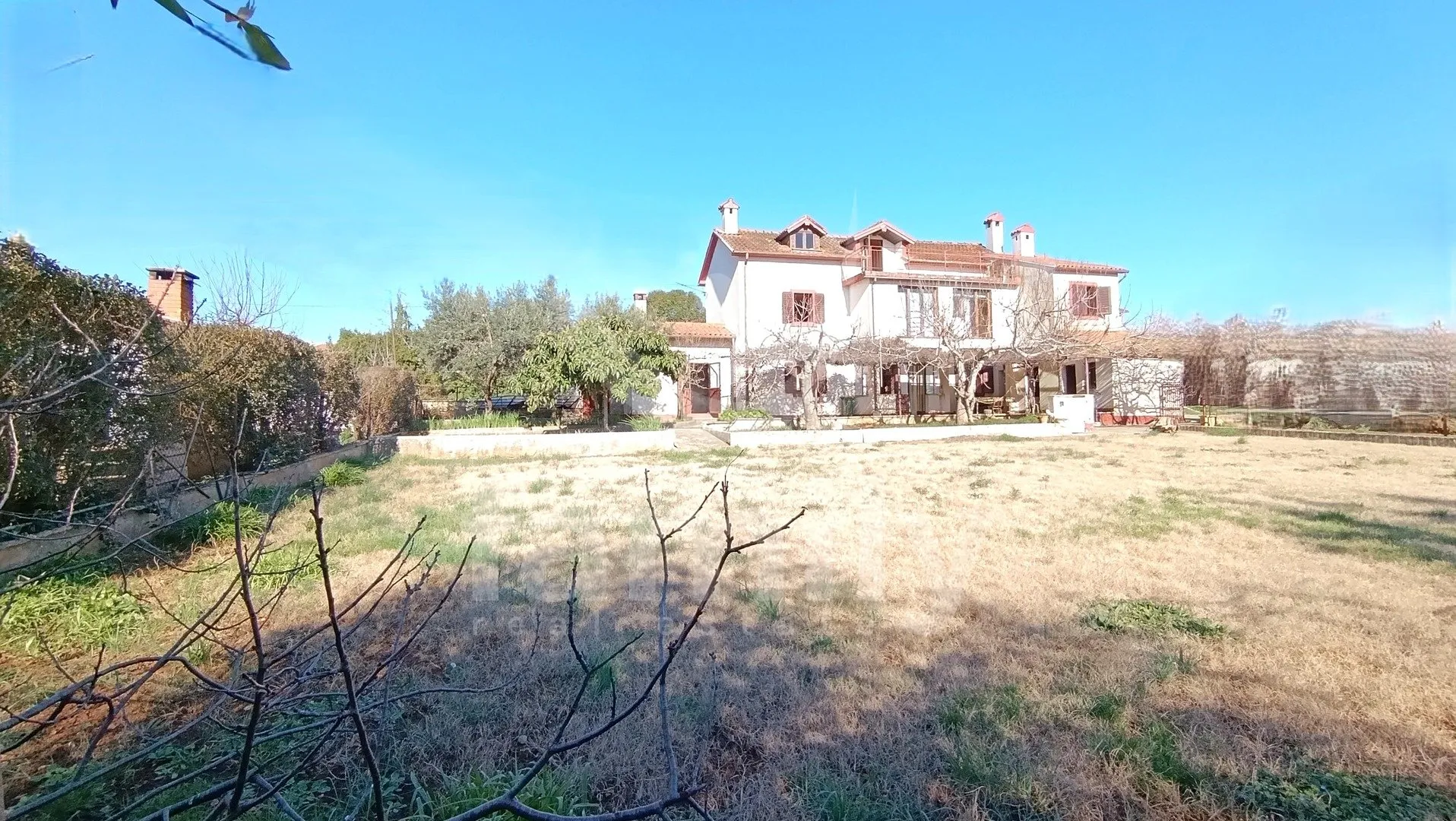 prodaja šarmantne kuće za renovaciju u mirnom naselju - slika 5
