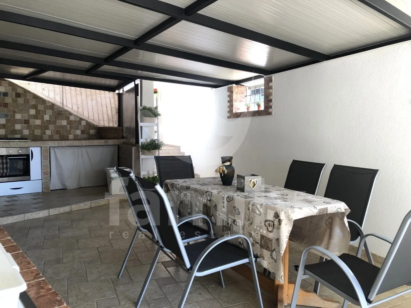 prostrana moderna vila sa konobom blizu mora - slika 20