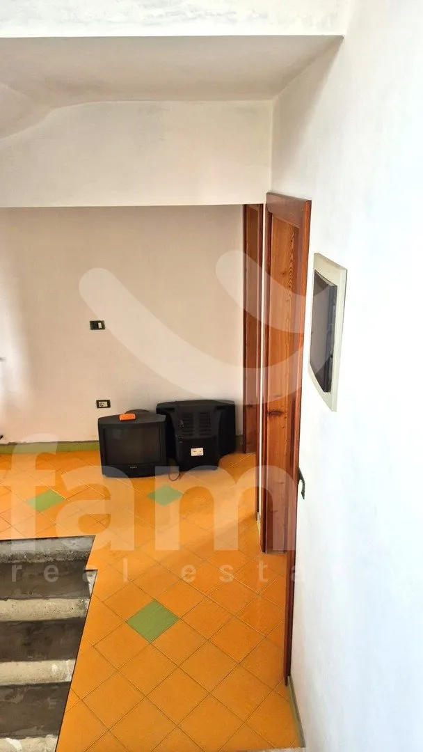 prodaja stana s potencijalom za uređenje u blizini mora - slika 23