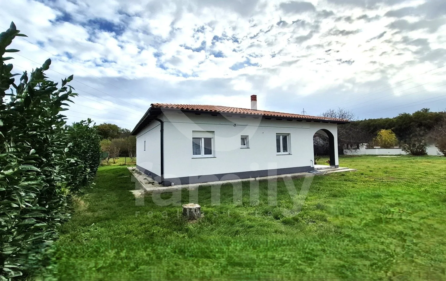 Prodaja Obiteljske Kuće U Mirnom Naselju - Pula