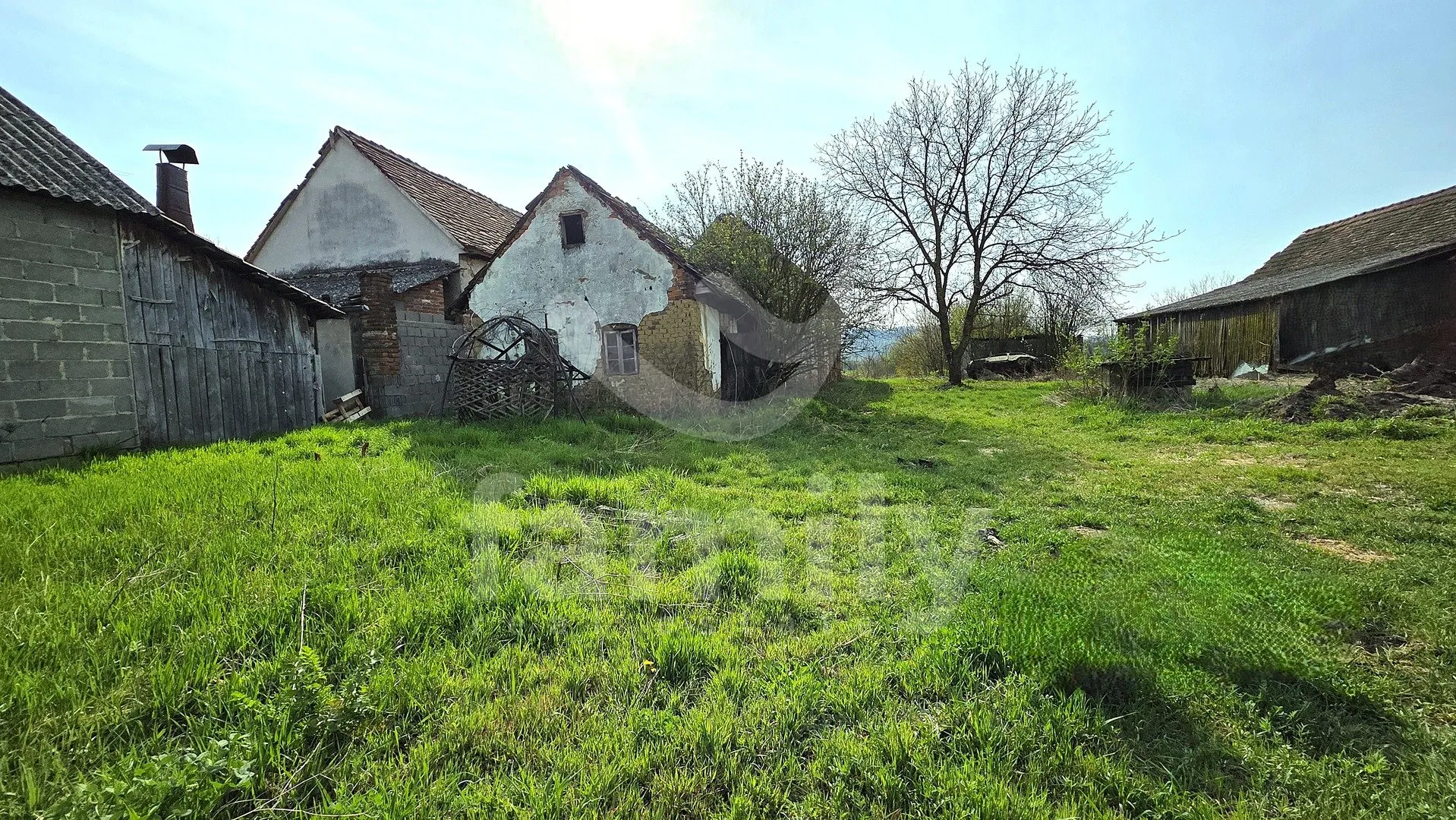 prodaja kuće sa prostranom okućnicom u dragovcima - slika 6