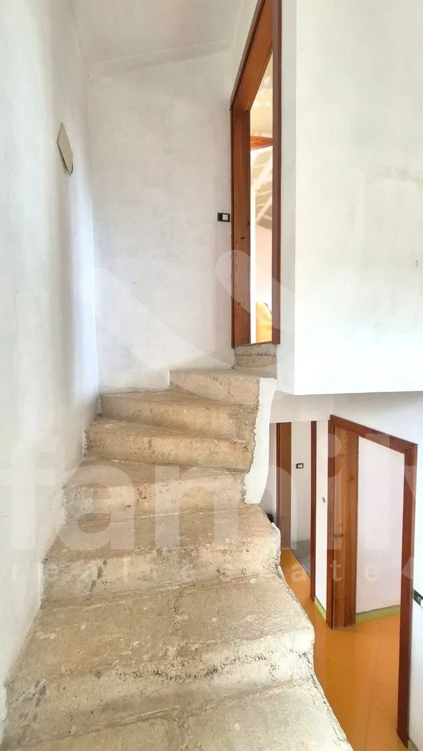 prodaja stana s potencijalom za uređenje u blizini mora - slika 16