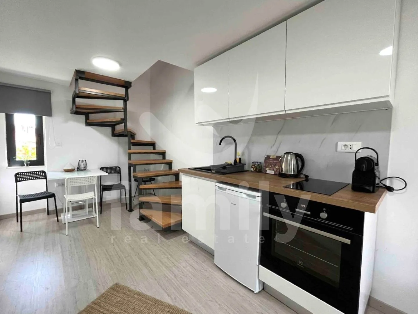 ekskluzivno novouređena kamena kuća sa dva apartmana - slika 5