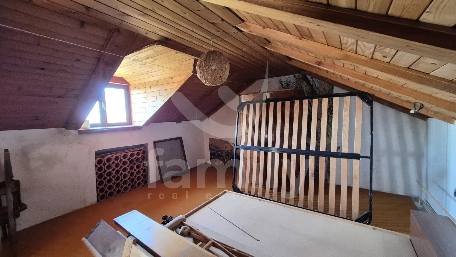 prodaja šarmantne kuće za renovaciju u mirnom naselju - slika 16