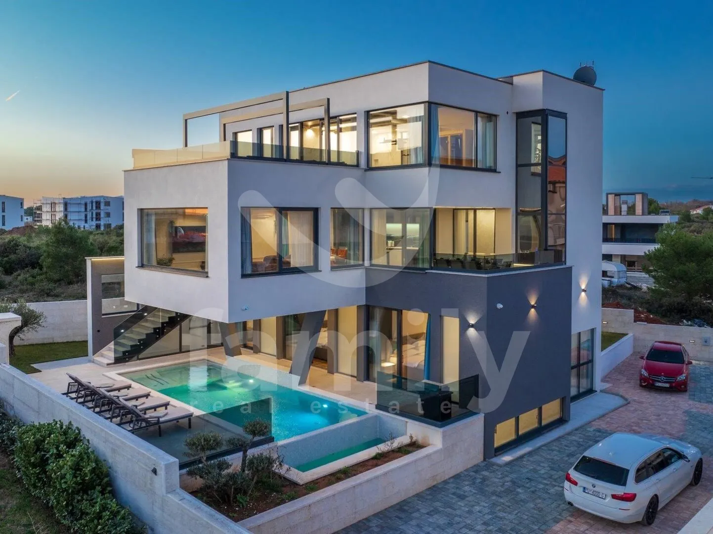 prestižna villa sa panoramskim pogledom na more - slika 20