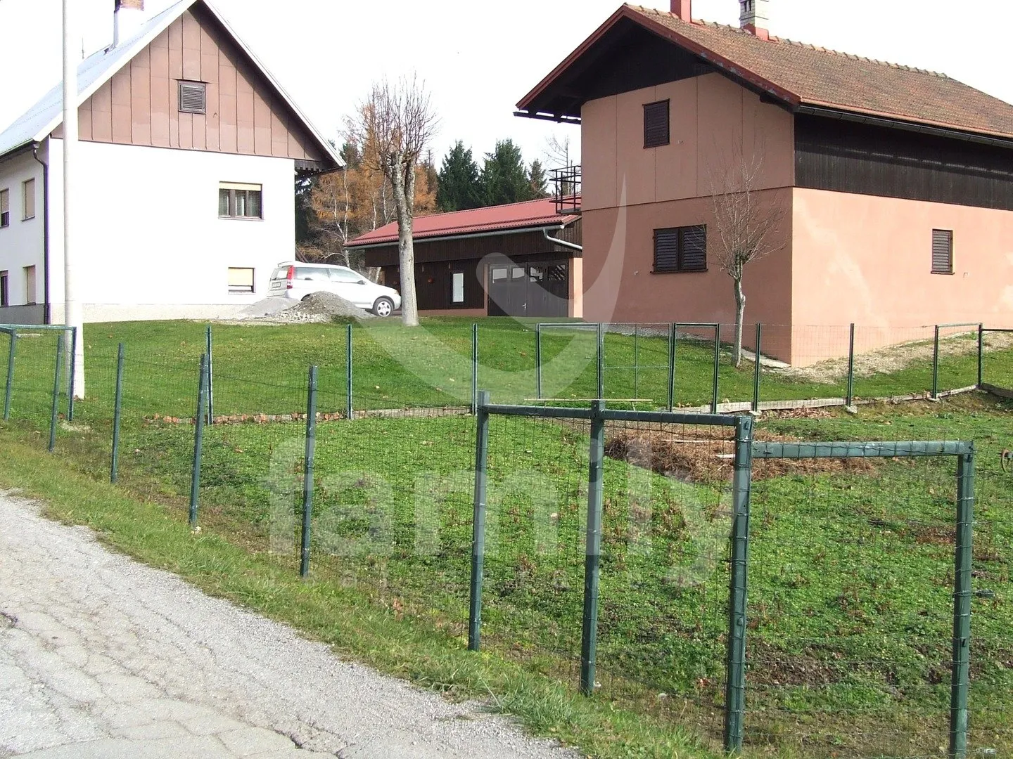 prodaja kuće s dvije gospodarske zgrade - veliki potencijal - slika 11