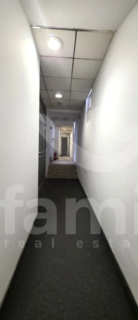 zakup prostranog poslovnog prostora u centru grada - slika 10