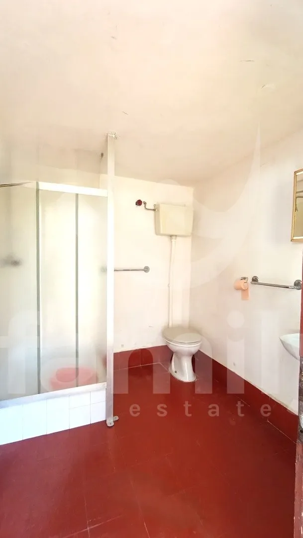 prodaja šarmantne kuće za renovaciju u mirnom naselju - slika 25