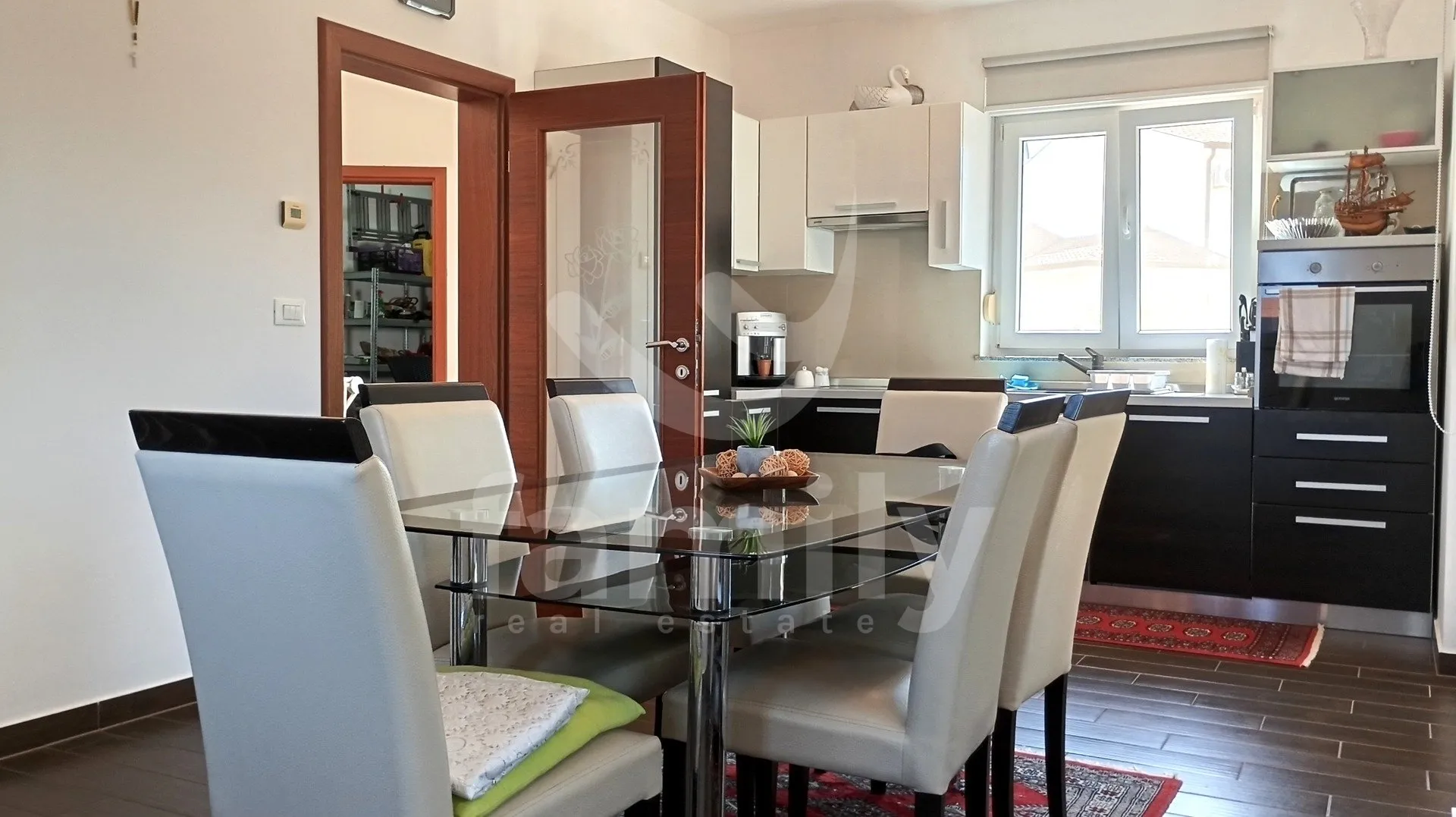 ekskluzivna prodaja - elegantna kuća na mirnoj lokaciji - slika 1