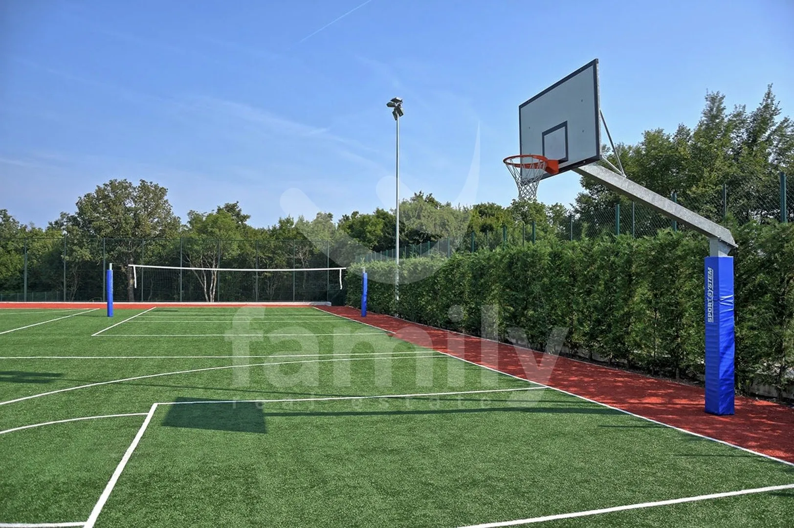 prestižna vila sa sportskim terenima i pogledom na more - slika 26