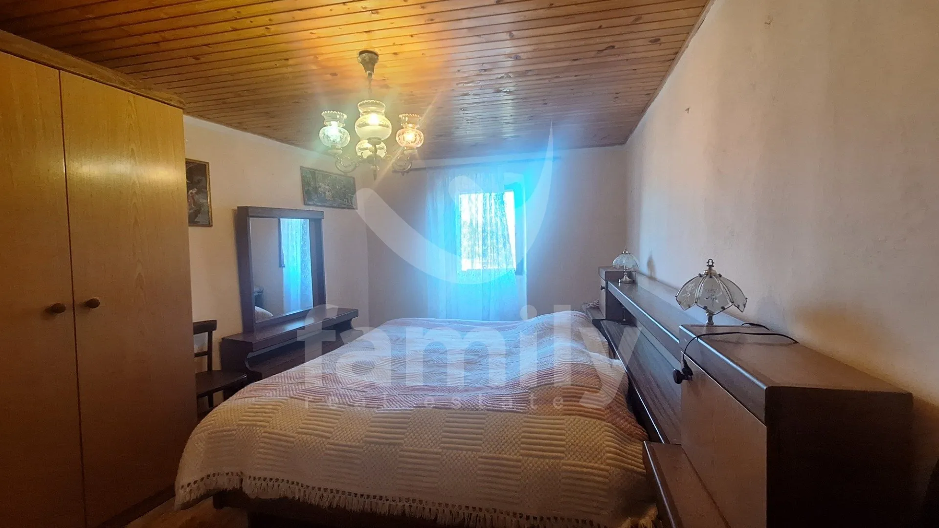 prodaja obiteljske kuće u nizu u okolici višnjana - slika 8