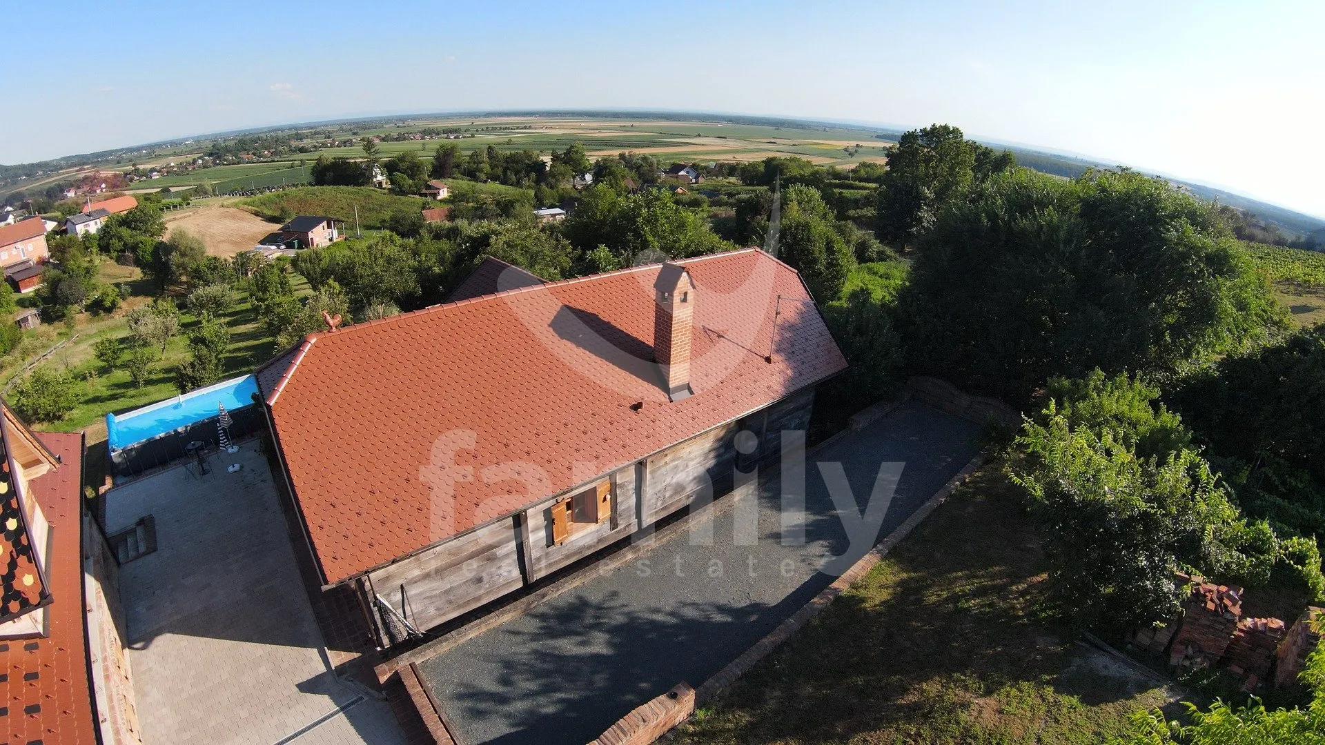 dvije hrastove kuće, bazen, vinograd i voćnjak - slika 19