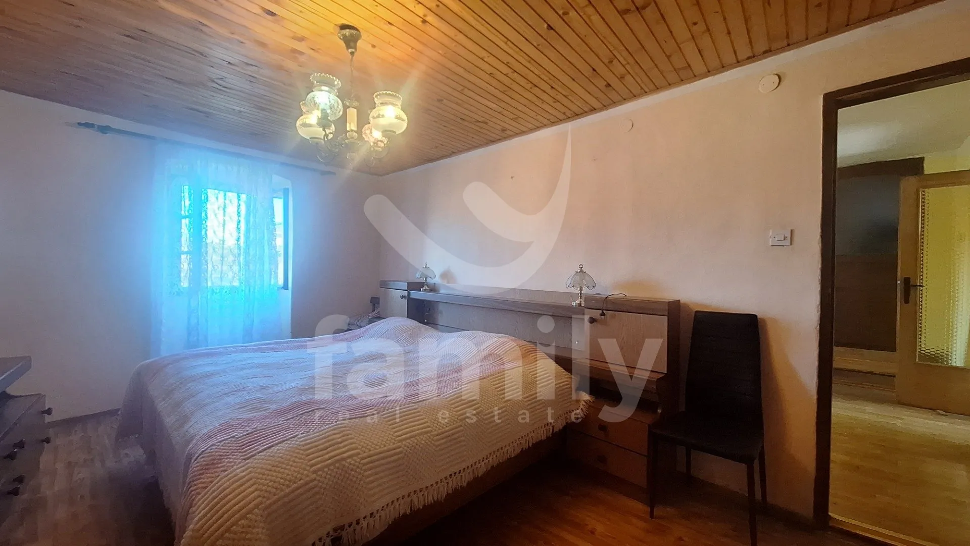 prodaja obiteljske kuće u nizu u okolici višnjana - slika 9