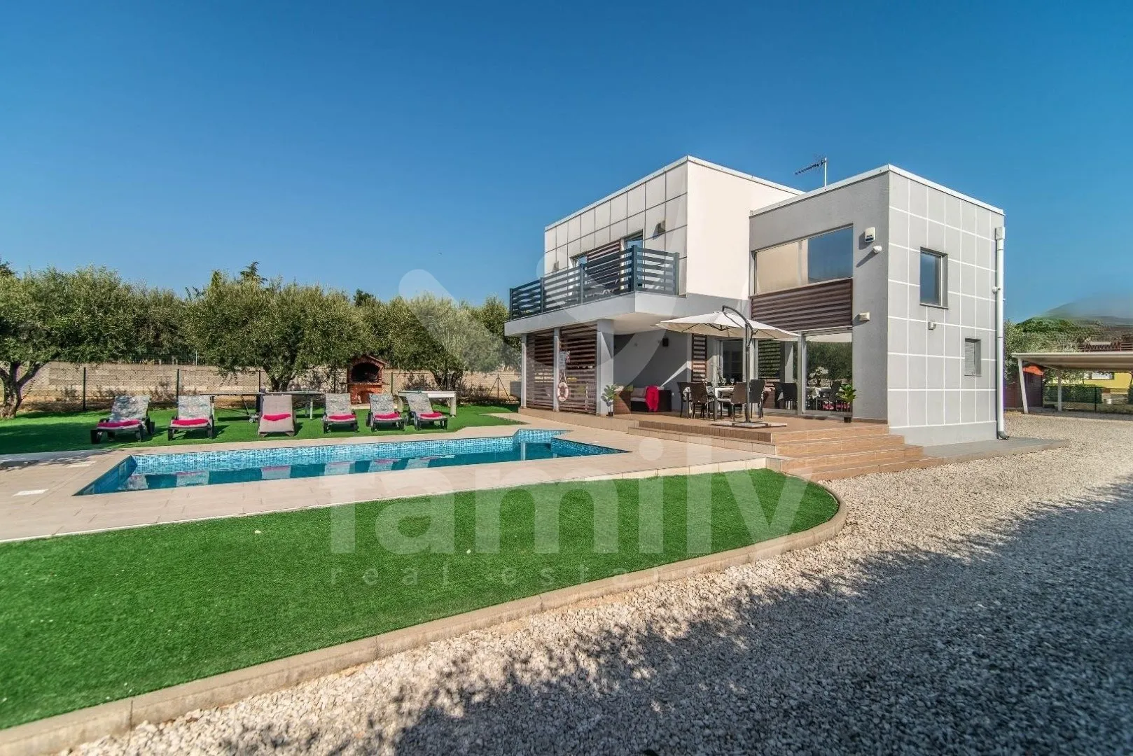 moderna vila na top lokaciji sa pogledom na brijunsko otočje - slika 9