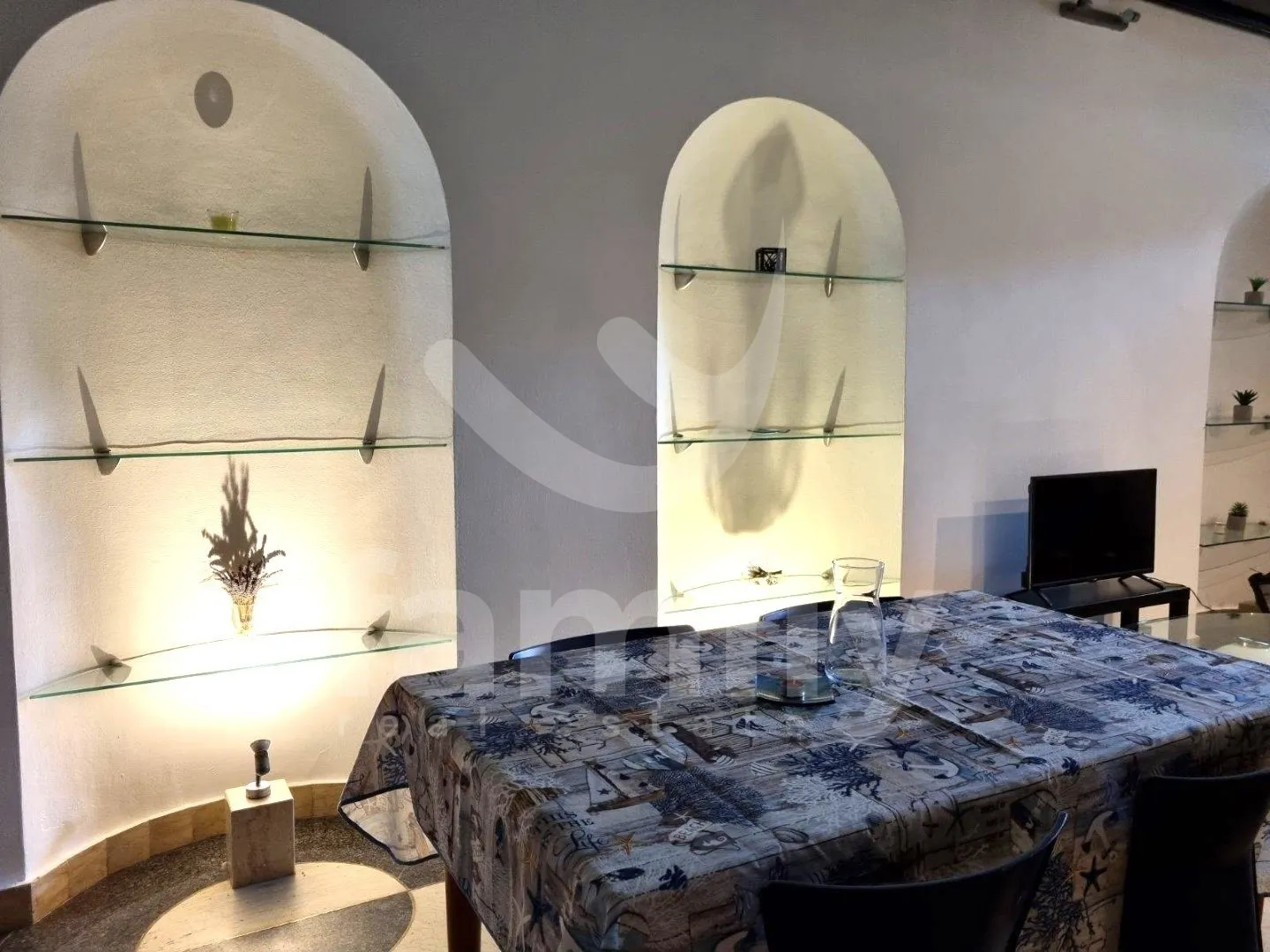 poslovno - stambena zgrada u centru pule sa pogledom na more - slika 3