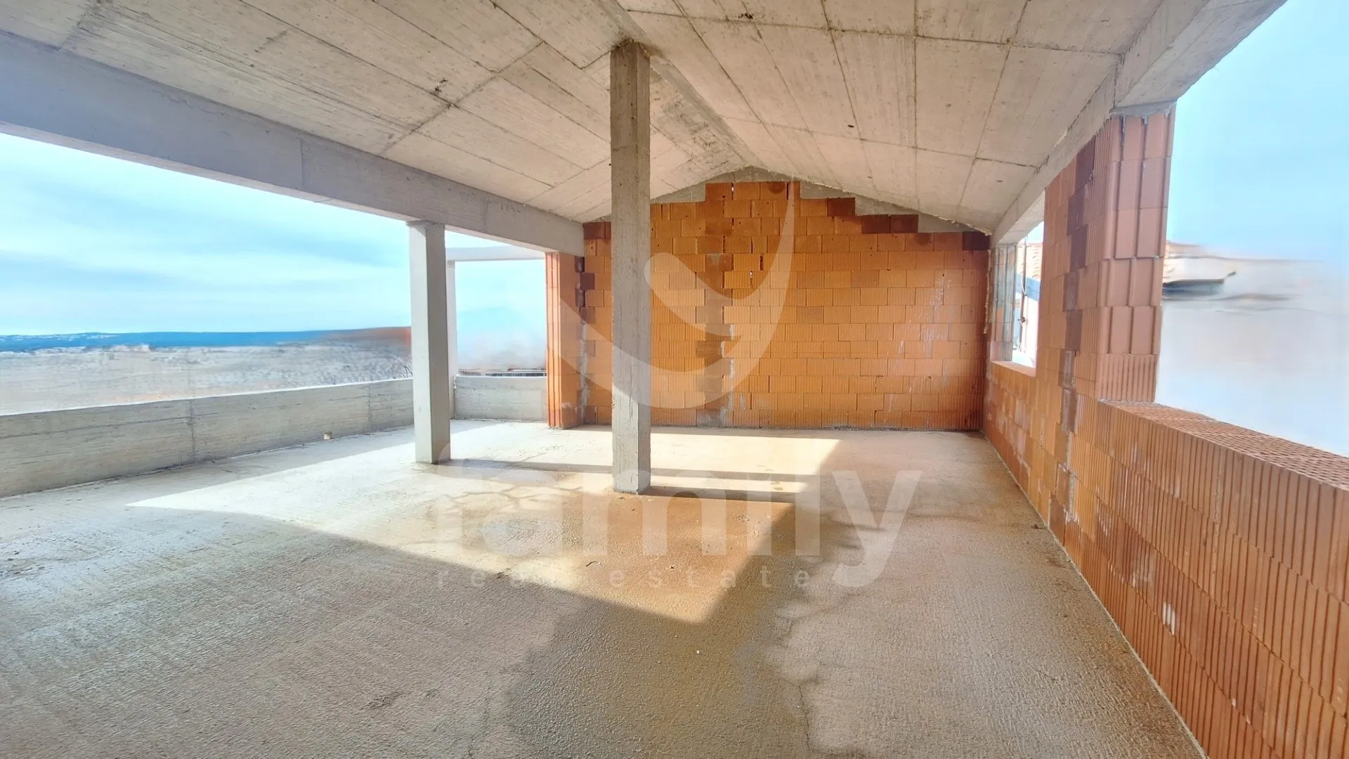 prostran obiteljski penthouse sa zapanjujućim pogledom na more - slika 4