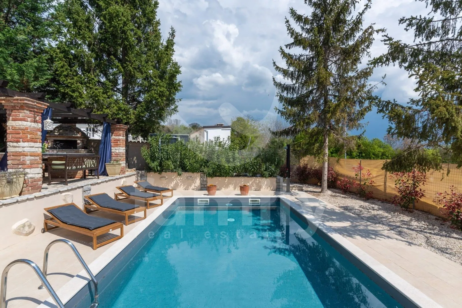 samostojeća mediteranska kuća u blizini poreča - slika 25