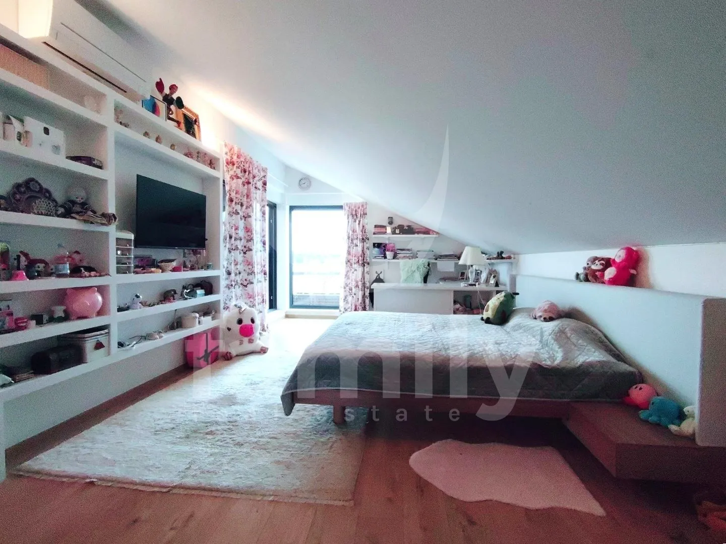 luksuzni dvoetažni penthouse prvi red do mora - slika 19