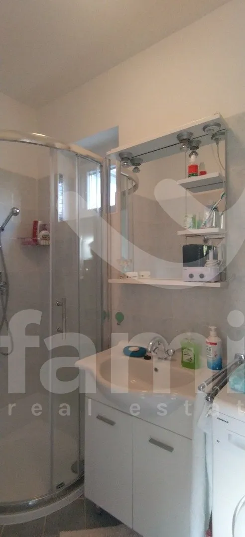 lijepi renovirani stan nadomak mora - slika 8