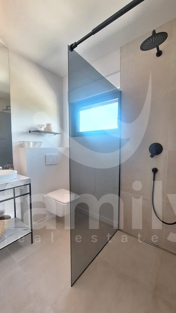 visokokvalitetna moderna vila na mirnoj lokaciji - slika 19