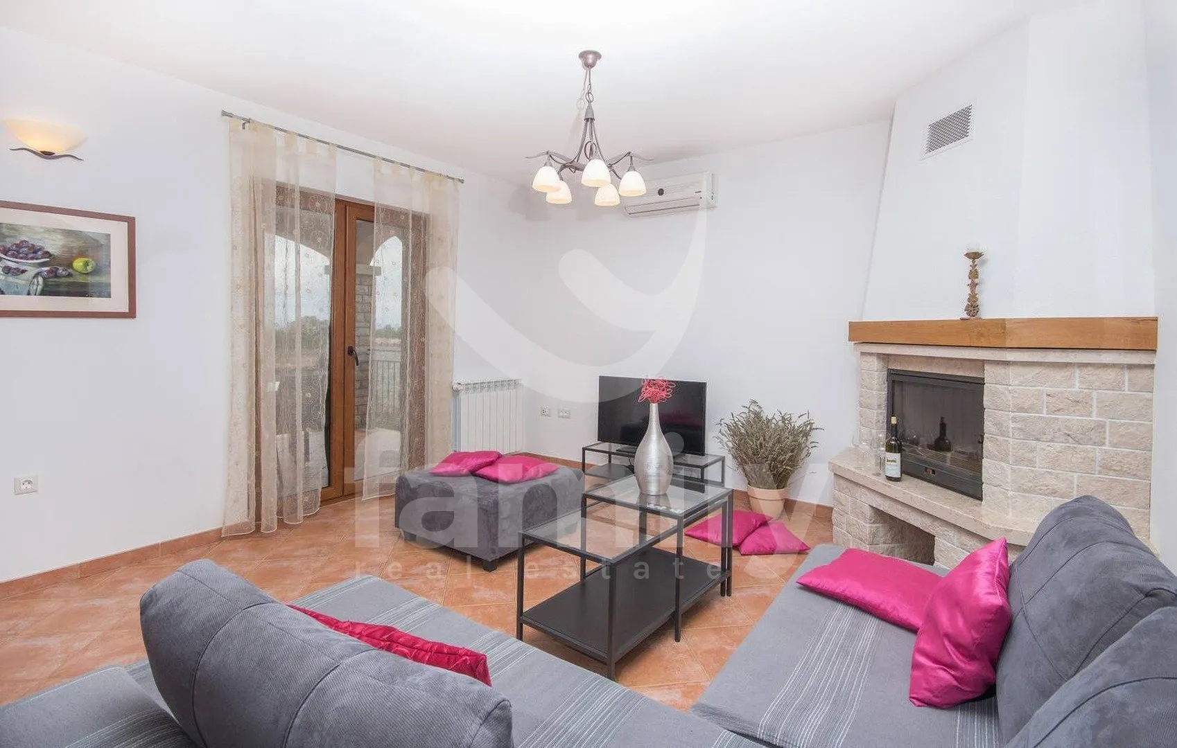 kamena villa sa bazenom i pogledom na prirodu - slika 3