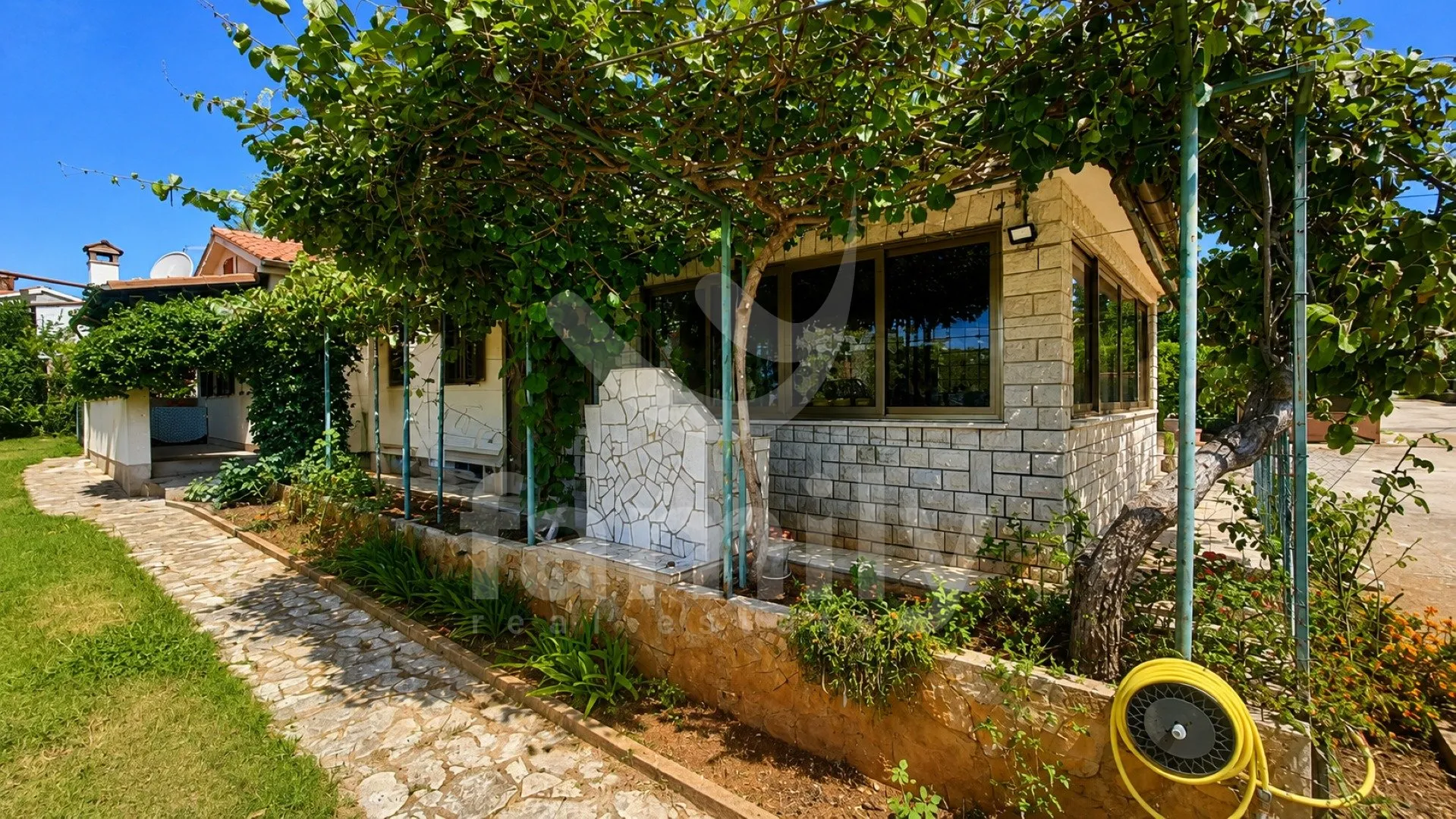 prodaja šarmantna osvijetljena prizemnica štinjan pula - slika 21