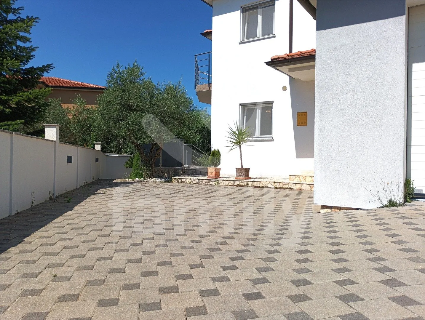 ekskluzivna prodaja - elegantna kuća na mirnoj lokaciji - slika 19