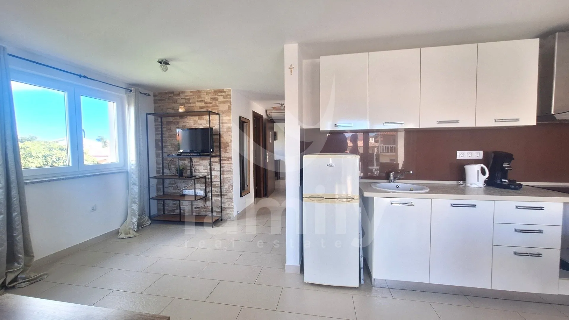 apartmanska kuća sa bazenom blizu mora - slika 24