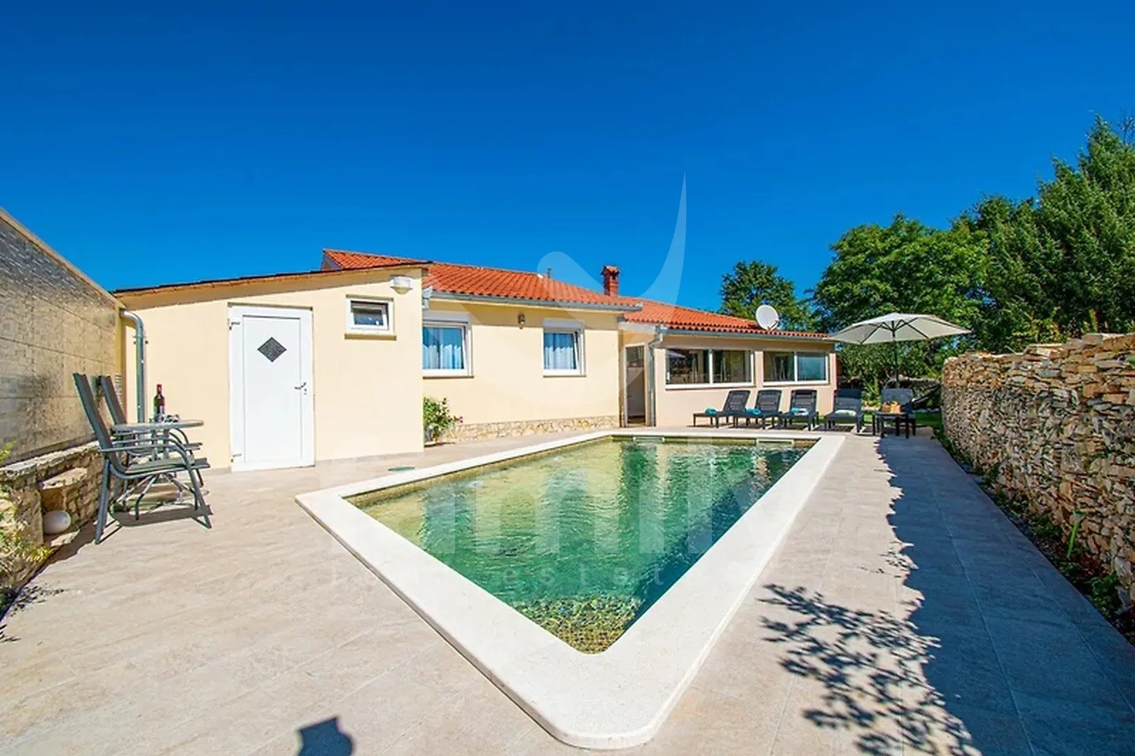 kuća na kraju sela - bazen, mir i veličanstven osjećaj slobode - slika 10