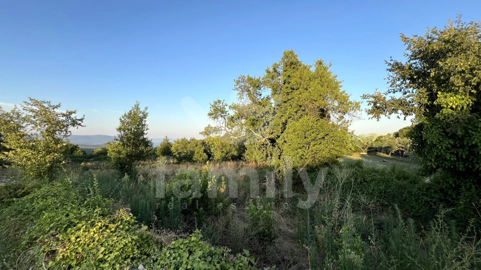 zemljište sa pogledom na more i ishodovanom građevinskom dozvolom - slika 5