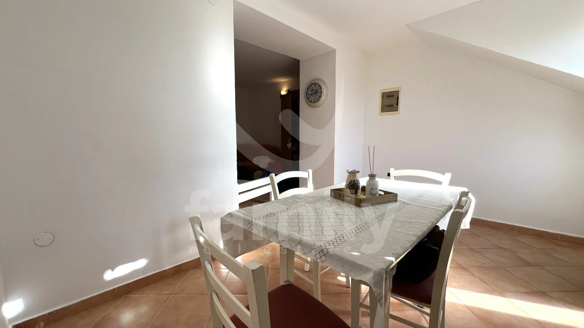 prodaja visokoisplative kuće sa dva apartmana u rovinju - slika 8