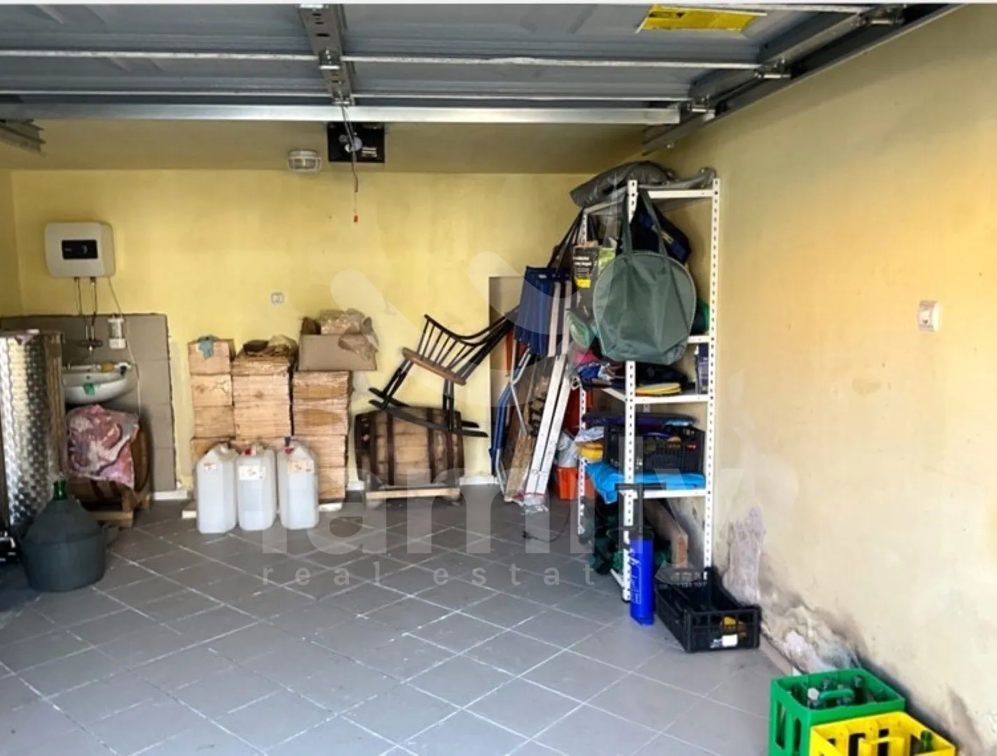 dva stana sa garažom na atraktivnoj lokaciji - slika 21