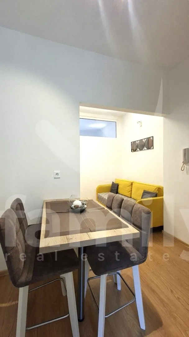 u prodaji šarmantan stan u srcu grada - slika 2