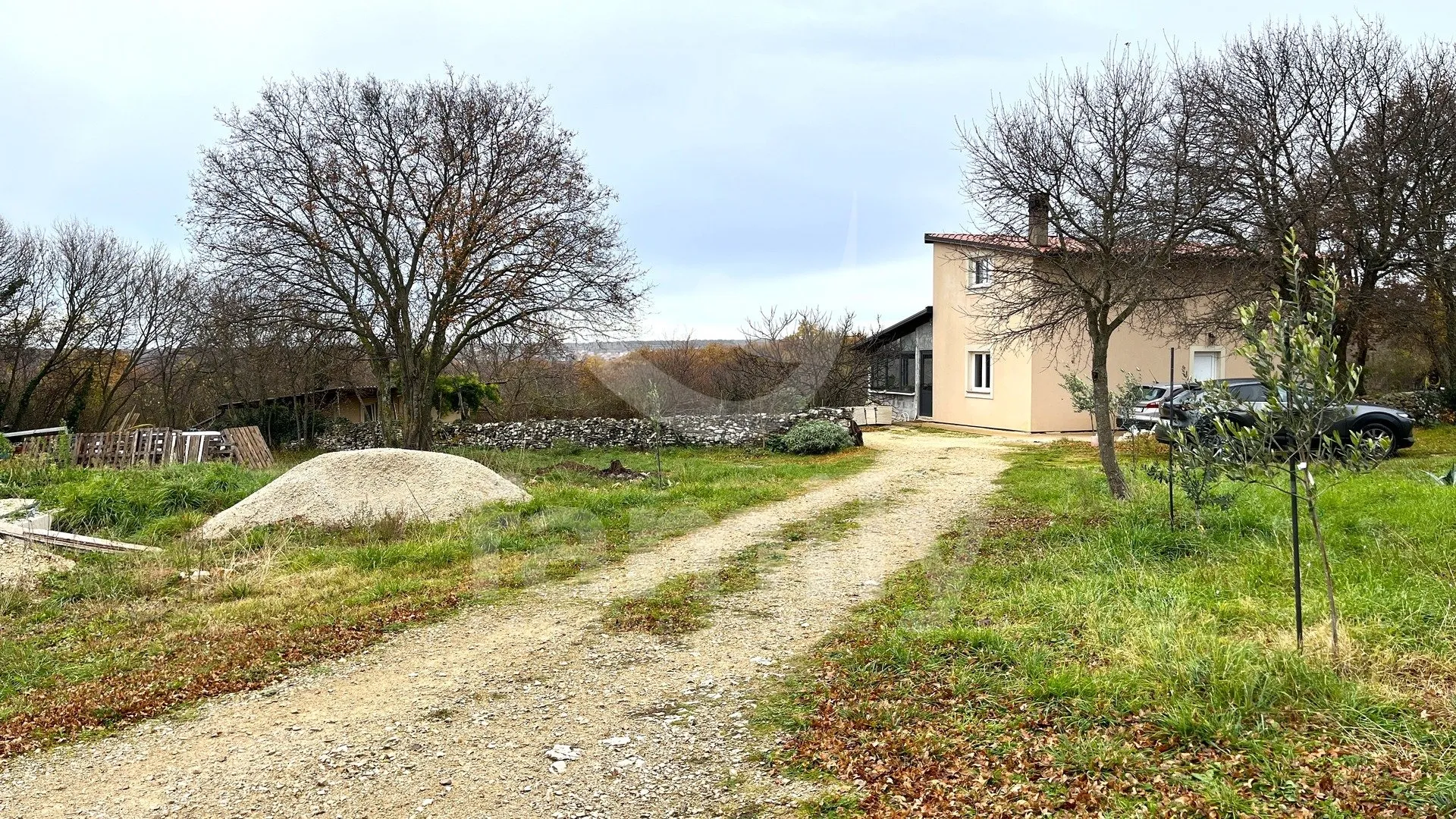 Obiteljska Kuća Na Prostranom Imanju Na Mirnoj Lokaciji - Marčana