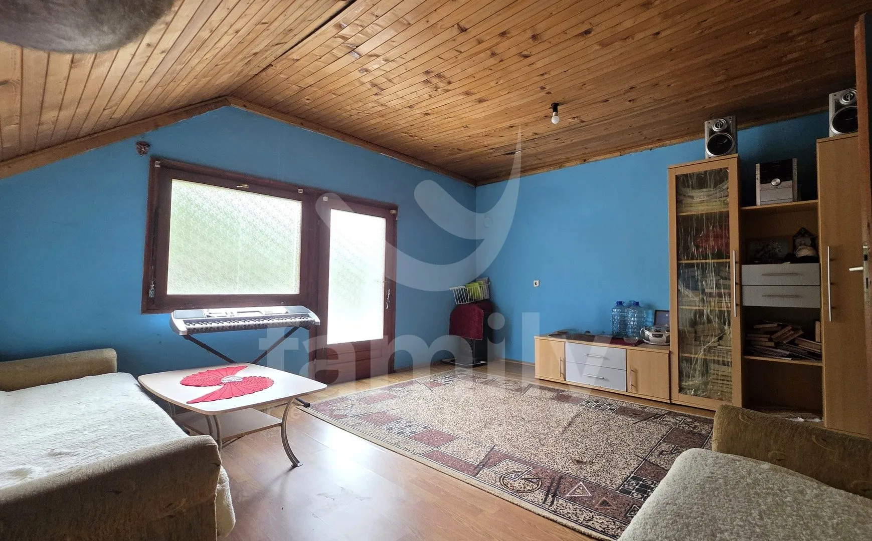 prostrana obiteljska kuća sa velikom okućnicom - slika 18