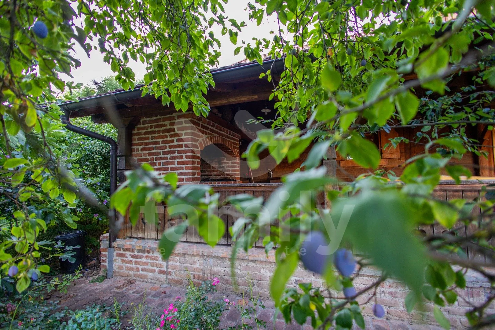 dvije hrastove kuće, bazen, vinograd i voćnjak - slika 6