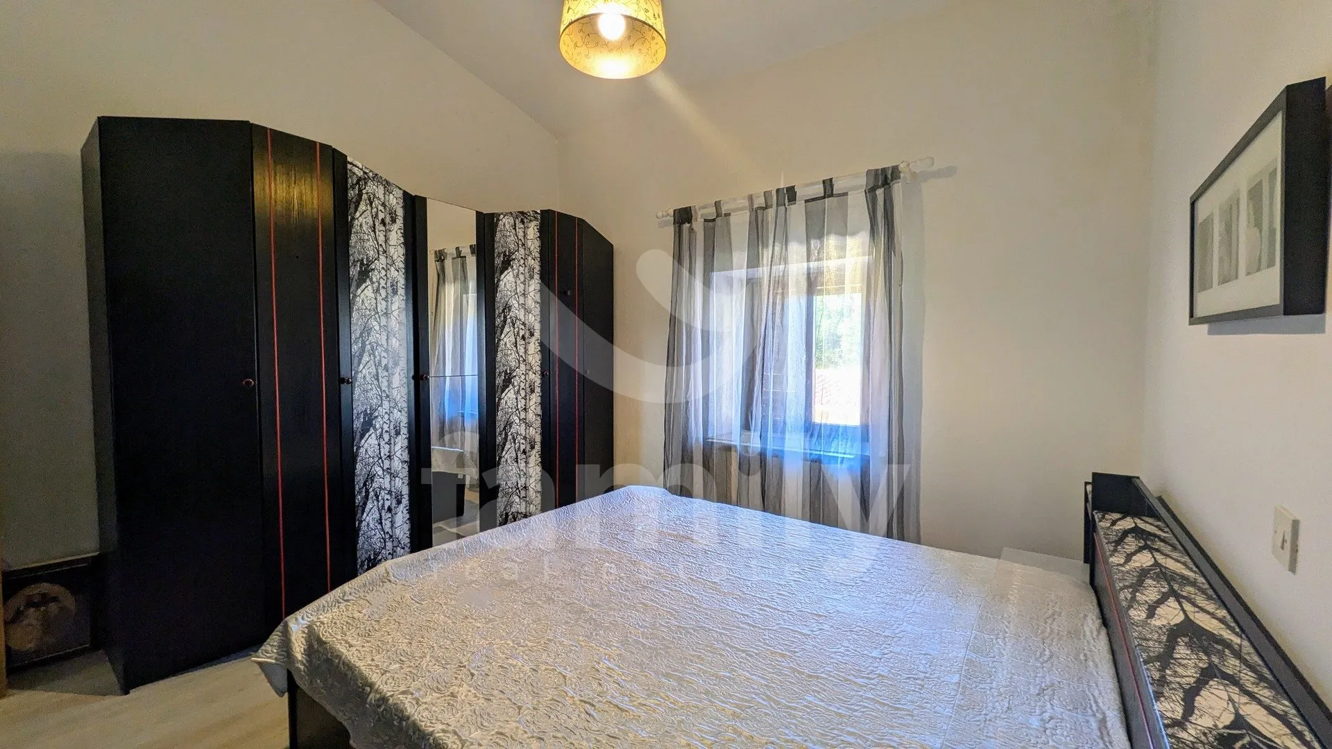 prodaja predivna kuća sa više apartmana i građevinskim zemljištem - slika 6