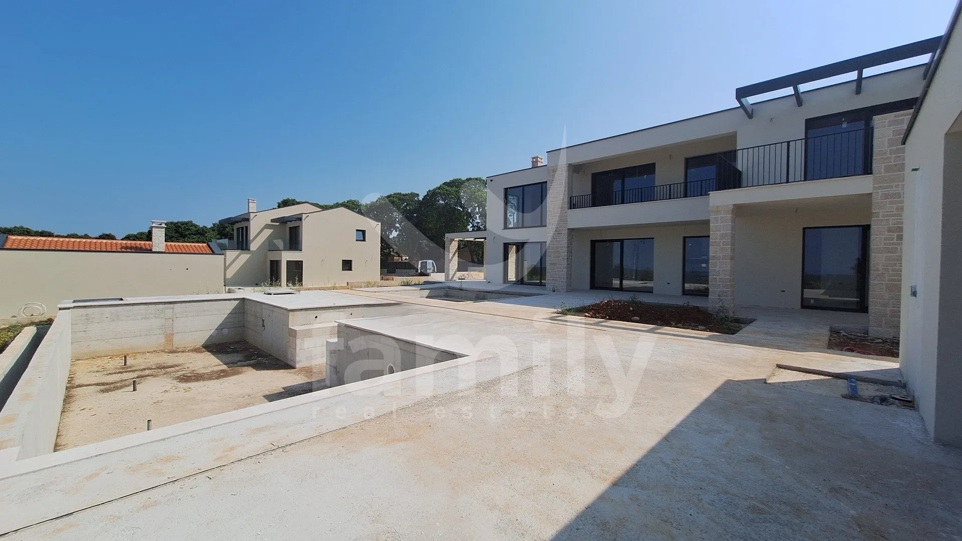 atraktivna villa sa spertakularnim pogledom - slika 13