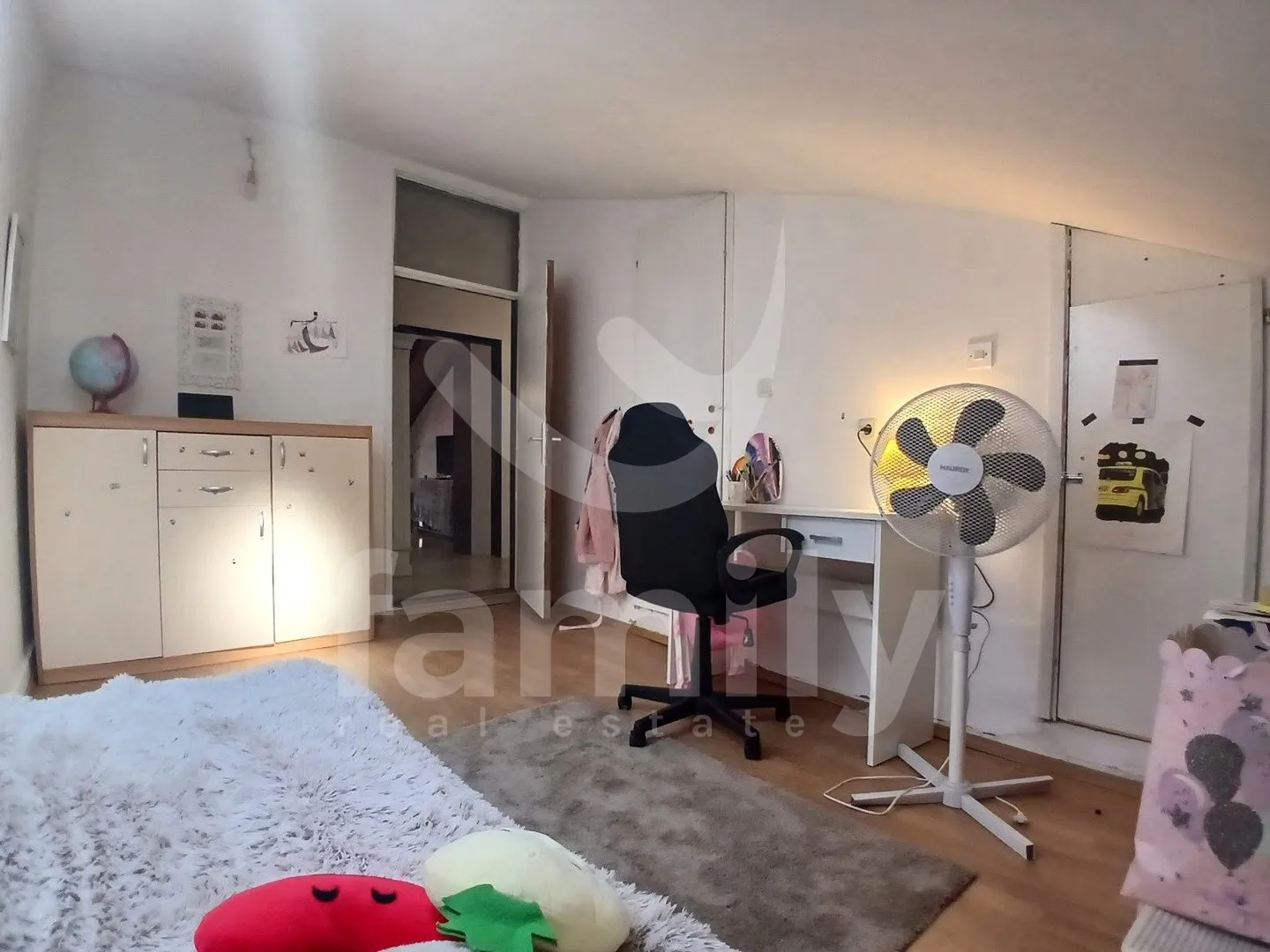 prodaja-trosoban stan u strogom centru pule - slika 9