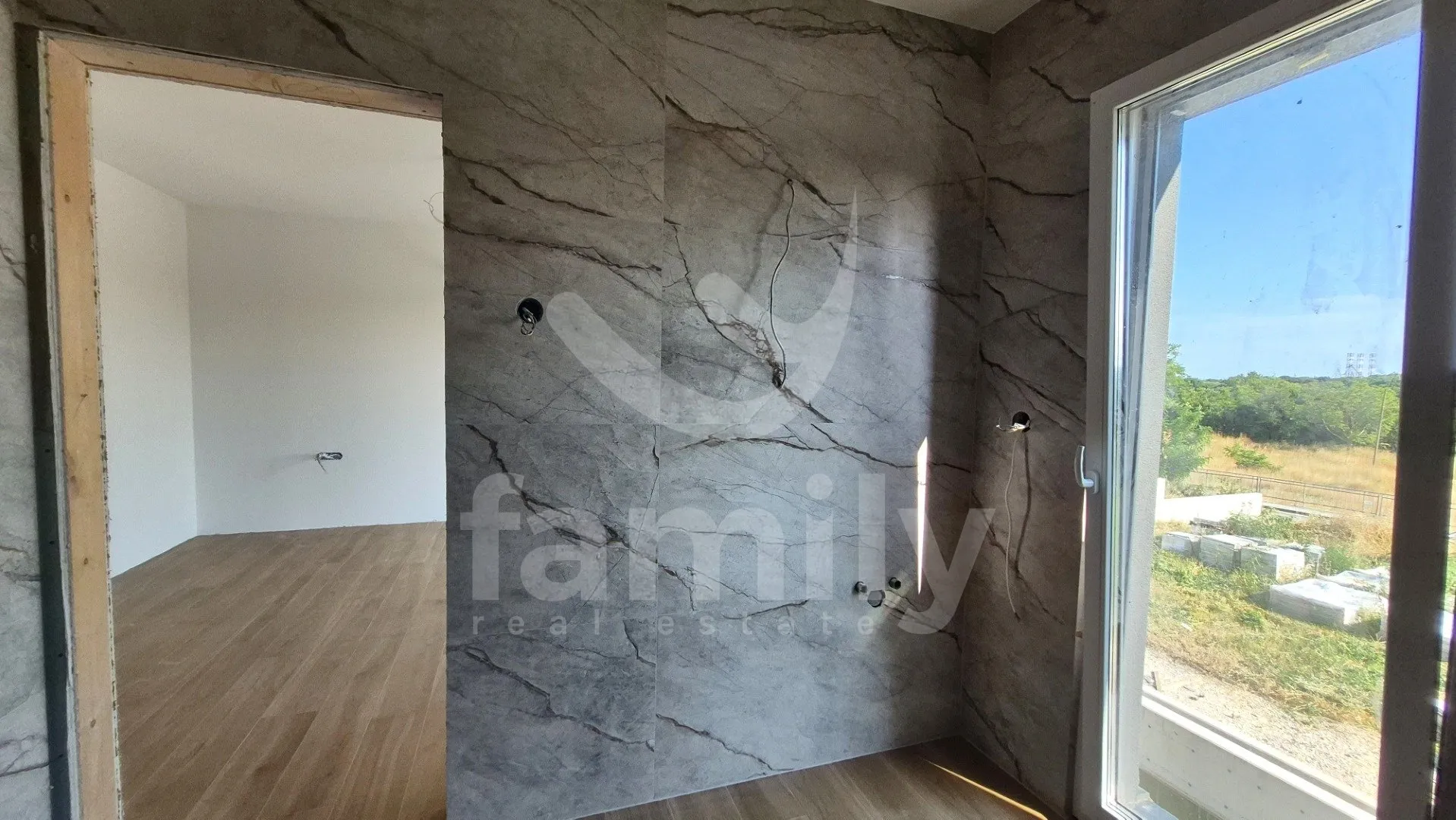 visokokvalitetna moderna vila sa bazenom - slika 19