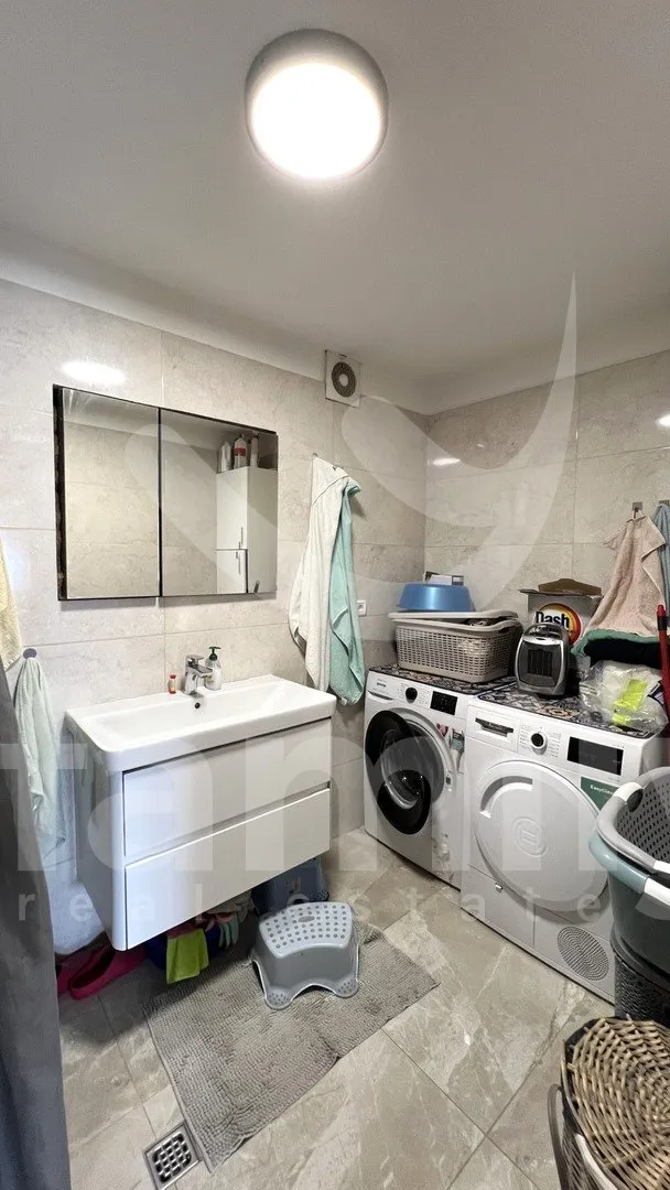 prodaja visokoisplative kuće sa dva apartmana u rovinju - slika 16