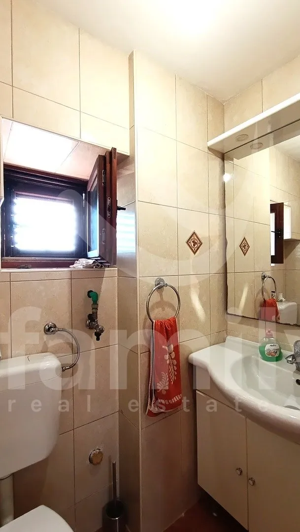 renovirana kuća u prigradskom naselju pule - slika 7