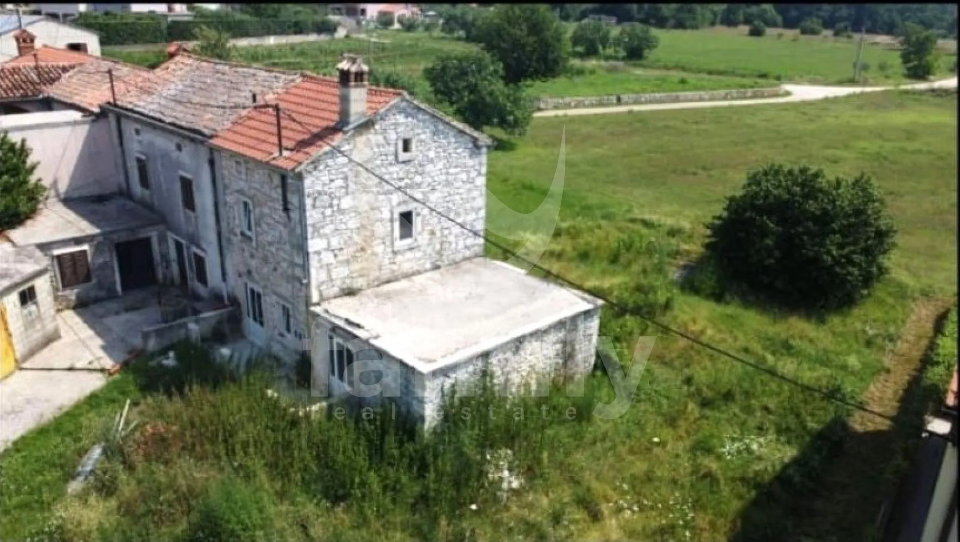 prodaja kamene kuće za renovaciju sa izrađenim projektom - slika 4
