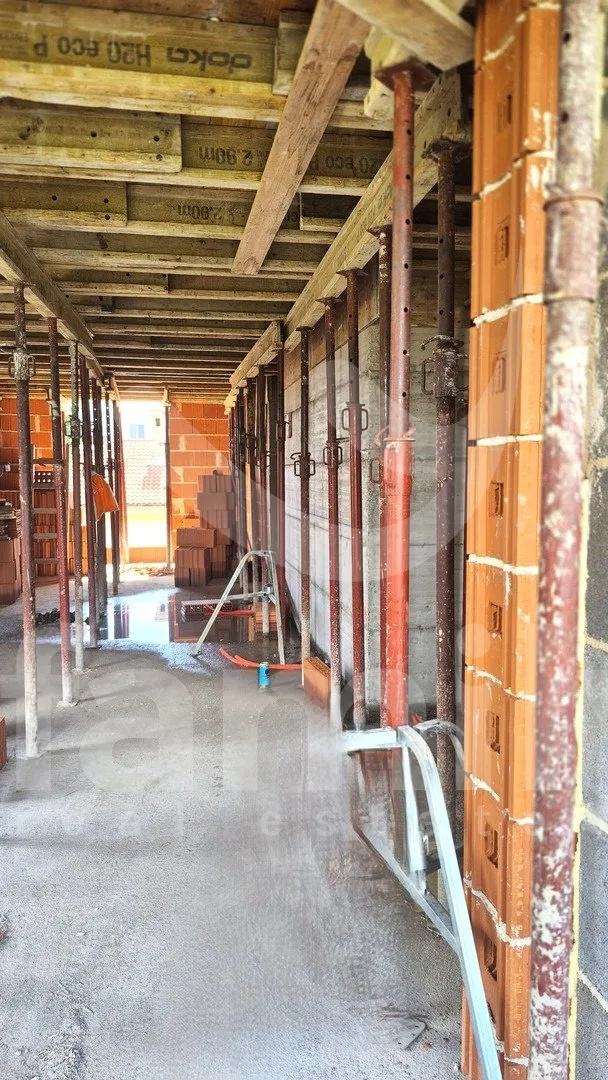 prostran penthouse u modernoj novogradnji - slika 16