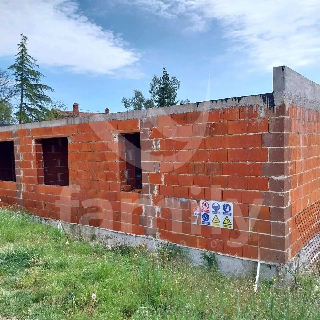 građevinsko zemljište sa idejnim projektom u mirnom naselju - slika 10