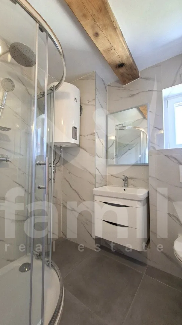 kamena kuća sa zasebnim apartmanom, konobom i bazenom - slika 12