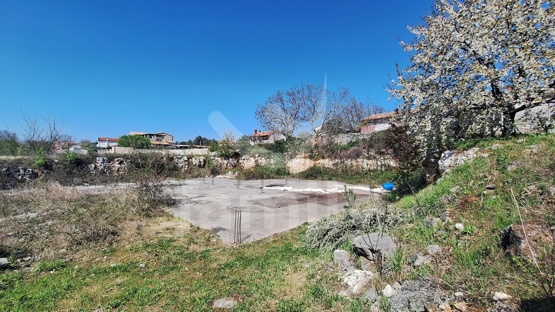 građevinsko zemljište sa projektom na mirnoj lokaciji - slika 8