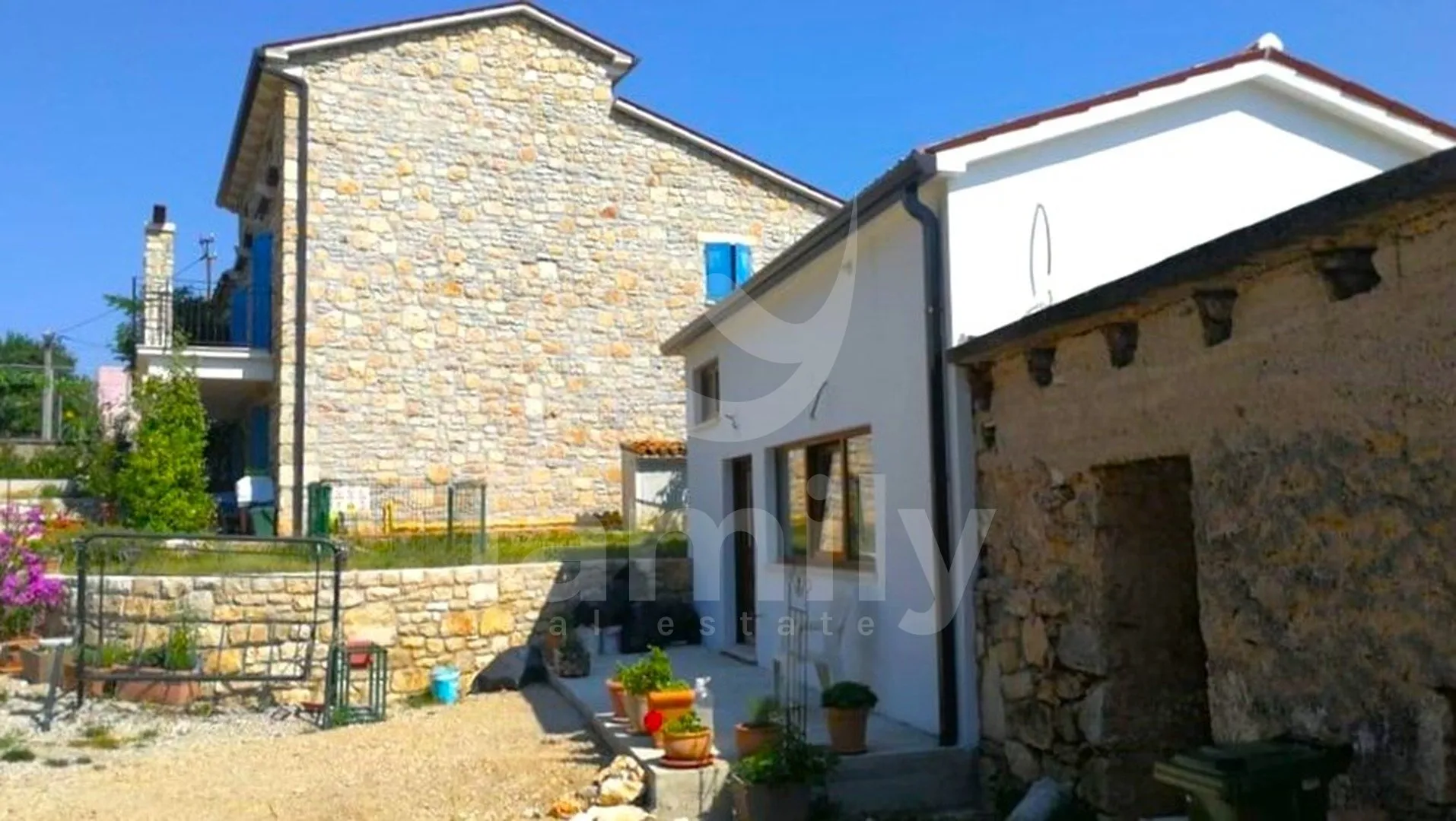 visokokvalitetna kamena vila sa bazenom i garažom - slika 3
